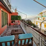 Apartment F & B Collection - Seaview Mini Penthouse *
